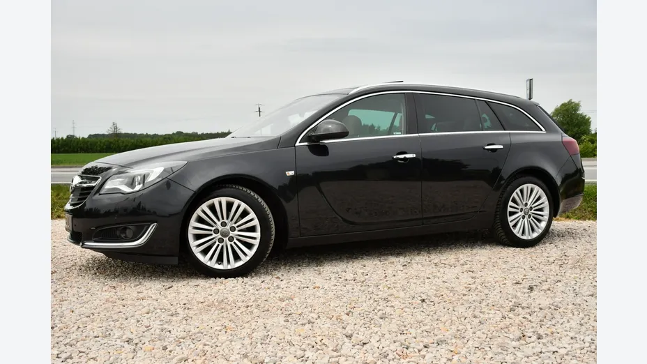 OPEL Insignia -