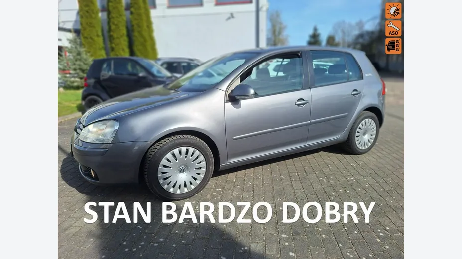 VOLKSWAGEN Golf -