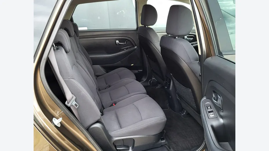 KIA Carens -