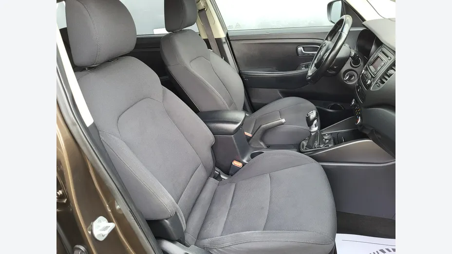 KIA Carens -