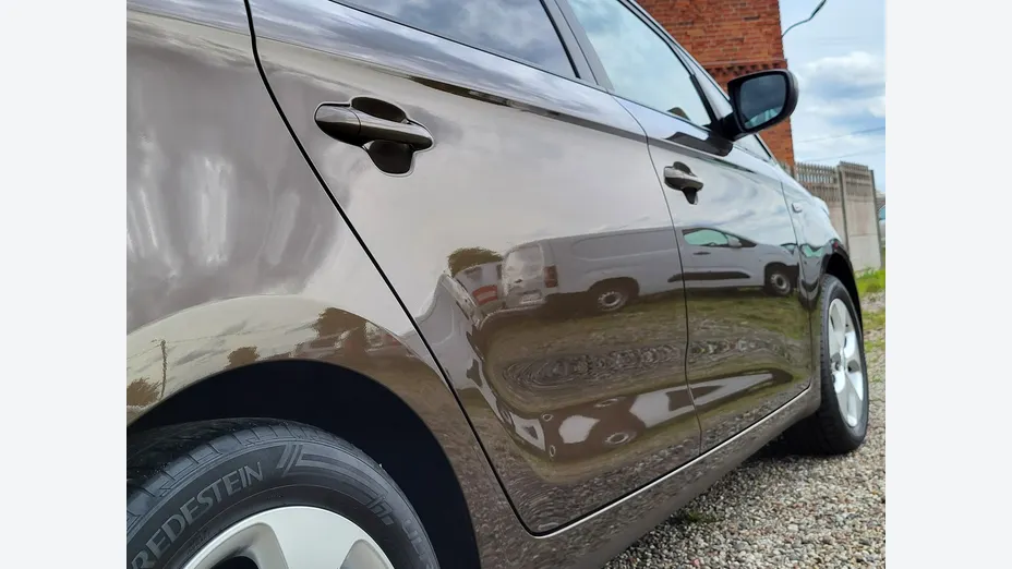 KIA Carens -