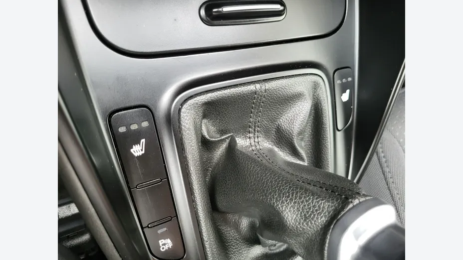KIA Carens -