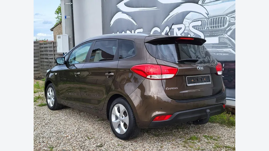 KIA Carens -