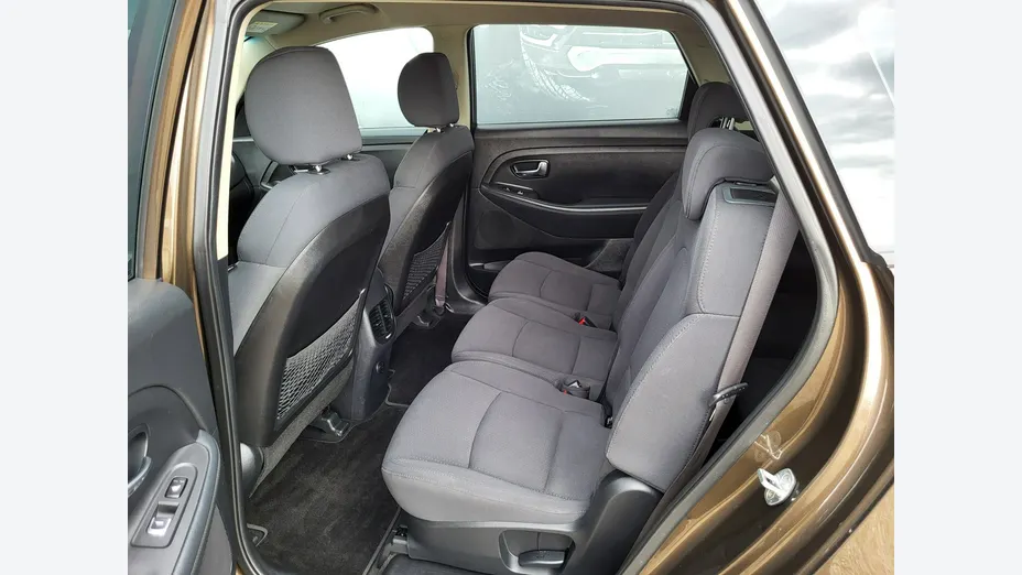 KIA Carens -