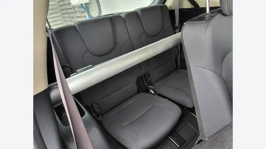 KIA Carens -