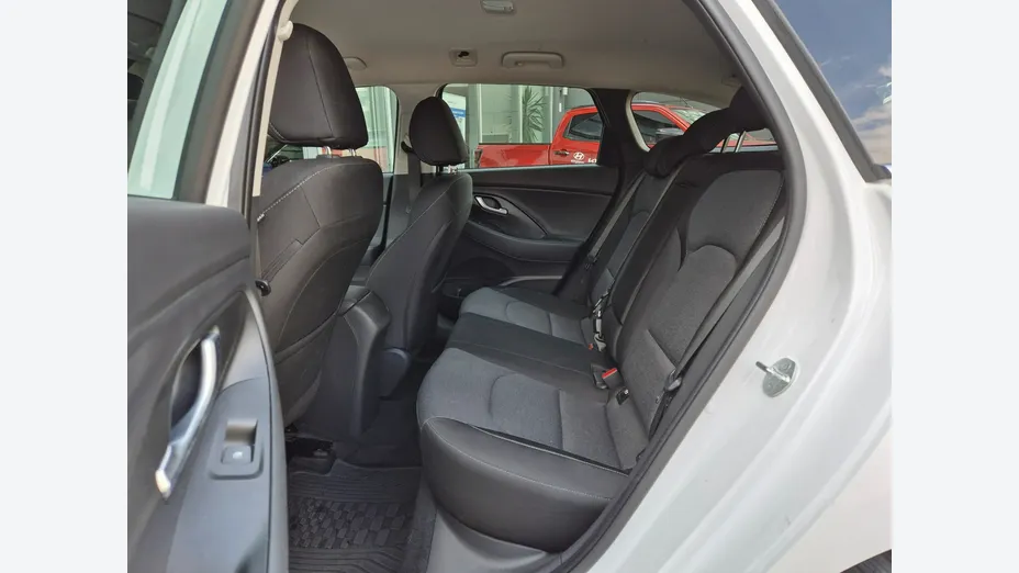 HYUNDAI i30 -