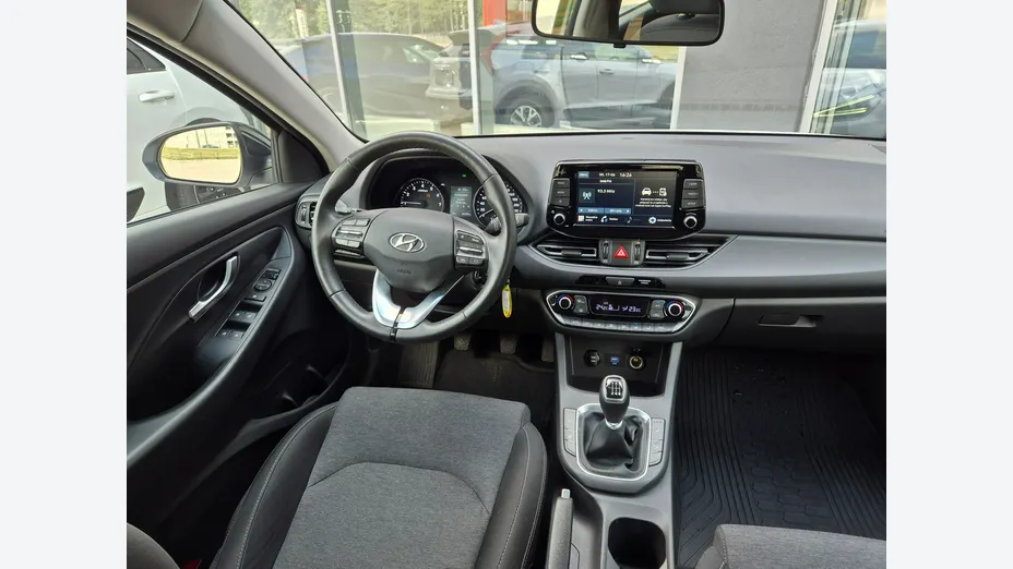 HYUNDAI i30 -