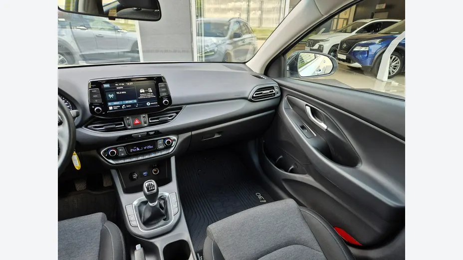 HYUNDAI i30 -