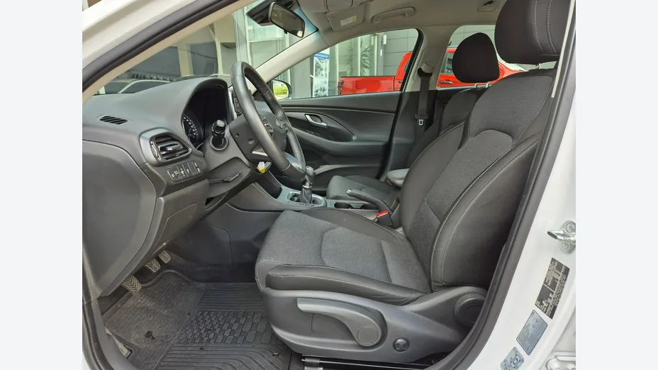 HYUNDAI i30 -
