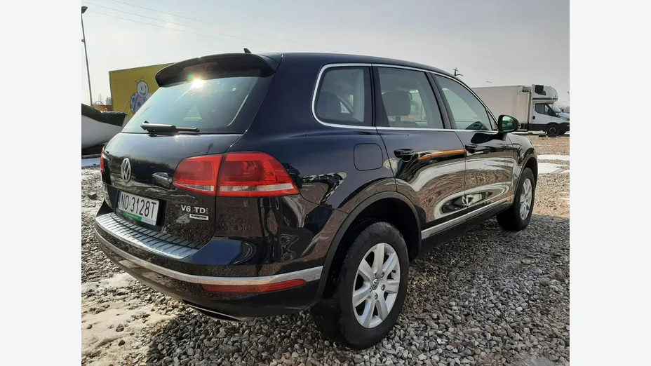 VOLKSWAGEN Touareg -