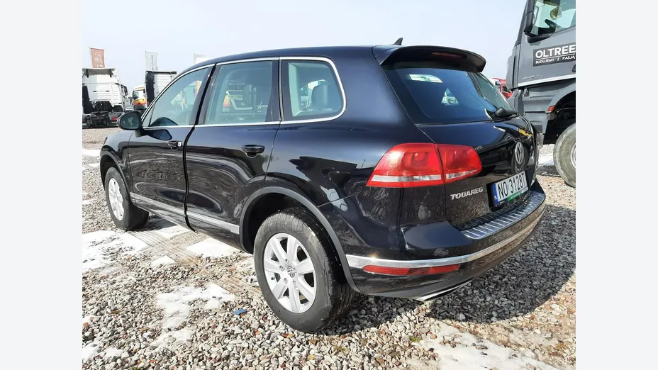 VOLKSWAGEN Touareg -