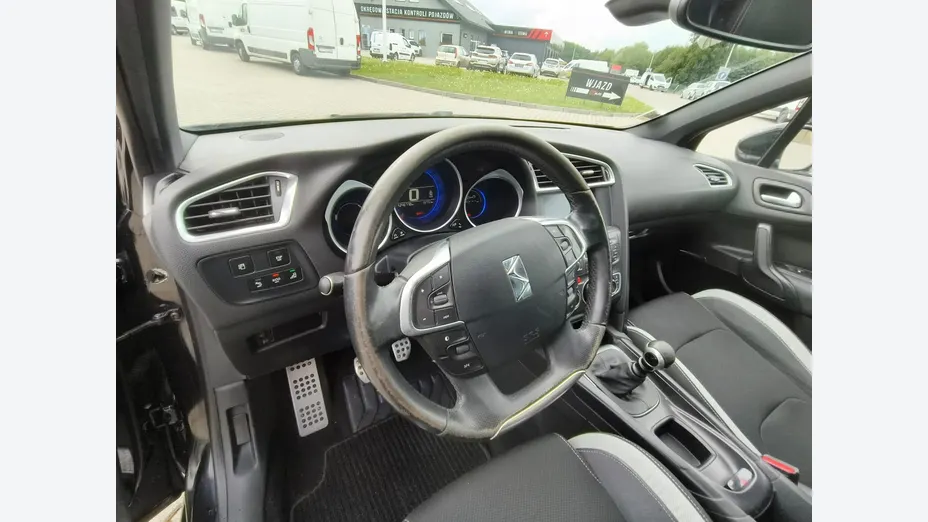 CITROEN DS4 -