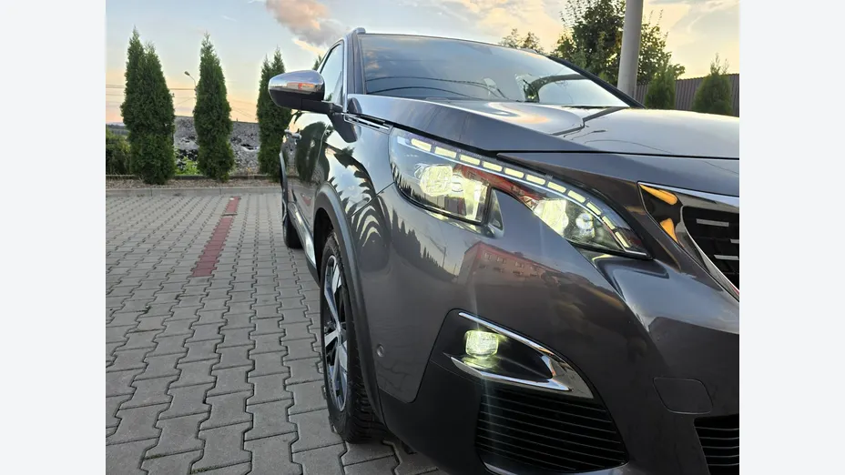 PEUGEOT 3008 -