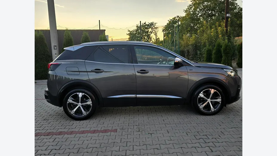PEUGEOT 3008 -