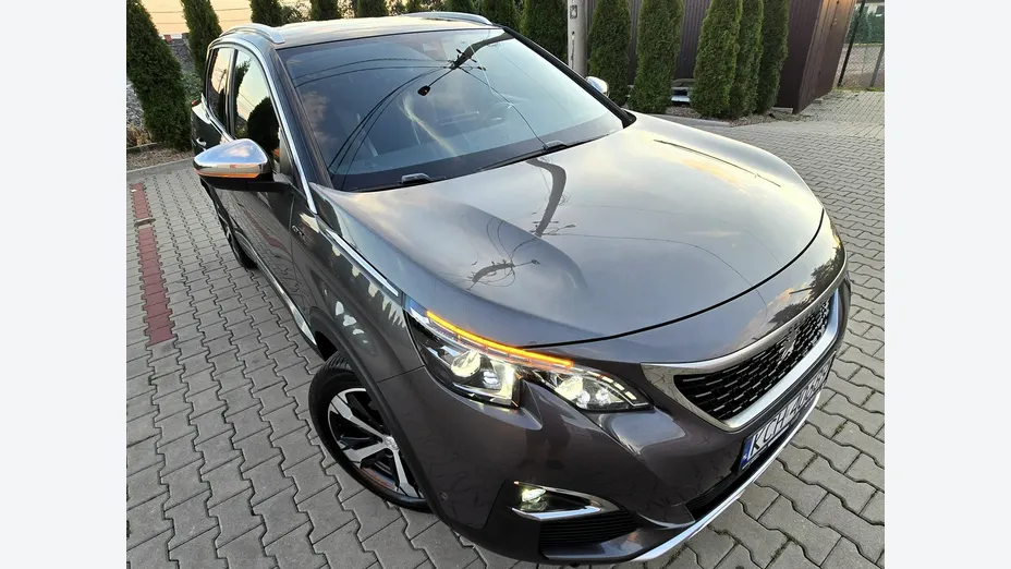 PEUGEOT 3008 -