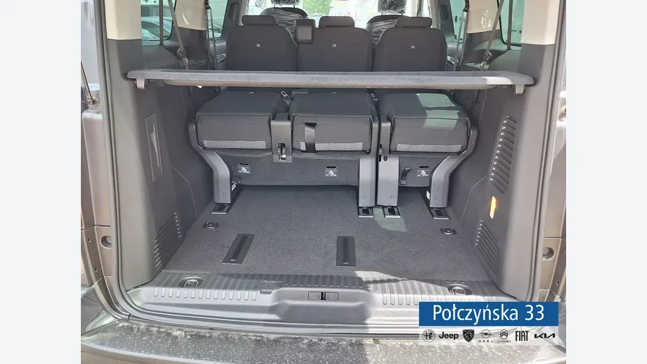 PEUGEOT Traveller -