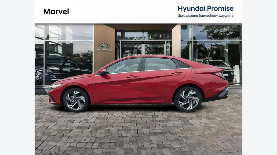HYUNDAI Elantra -
