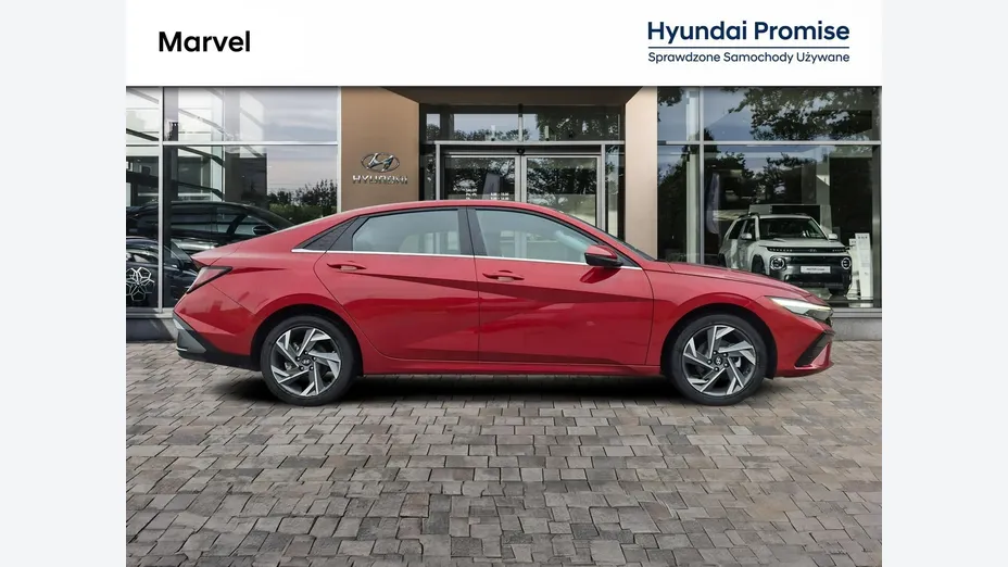 HYUNDAI Elantra -