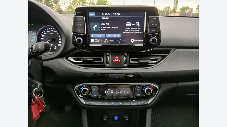 HYUNDAI i30 -