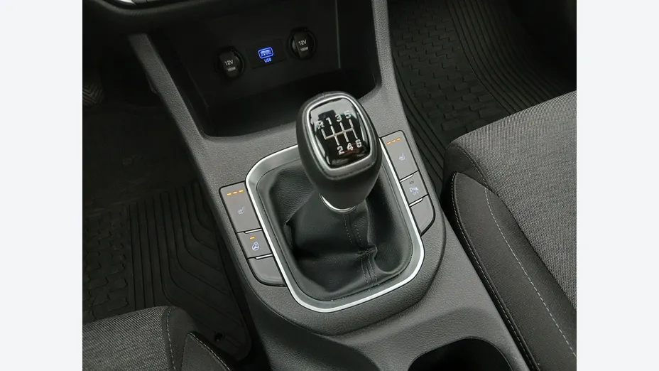 HYUNDAI i30 -