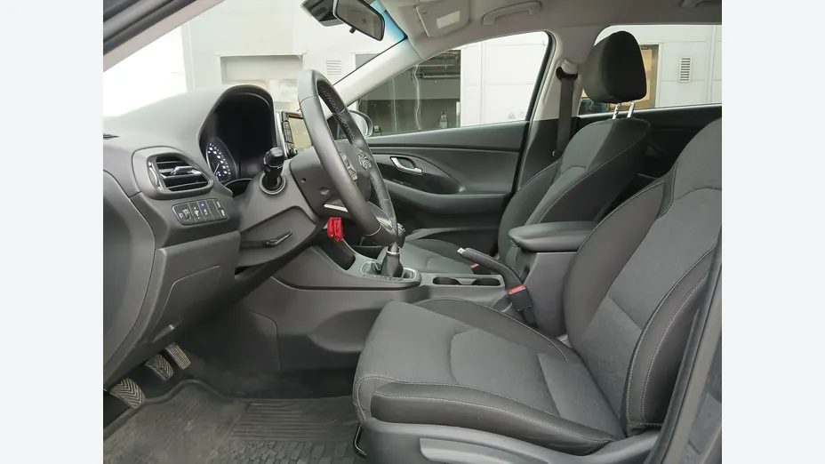 HYUNDAI i30 -