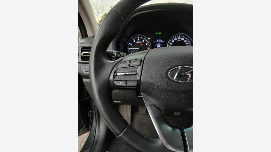 HYUNDAI i30 -