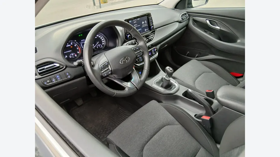 HYUNDAI i30 -