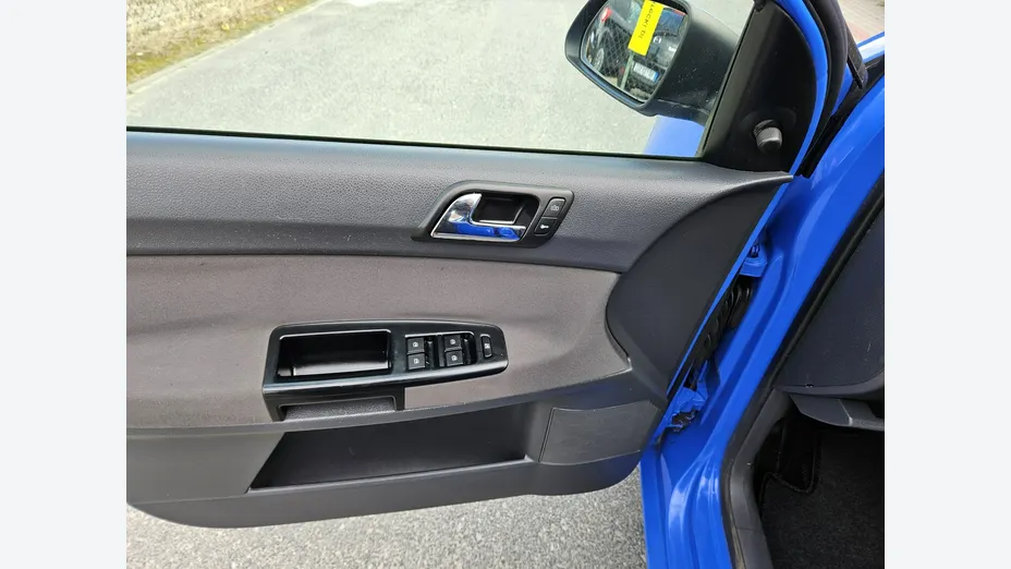 VOLKSWAGEN Polo -