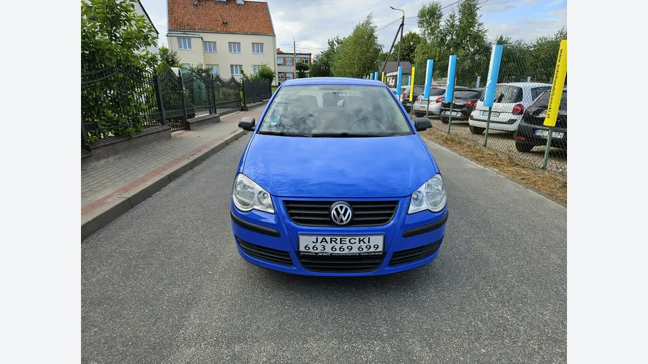 VOLKSWAGEN Polo -