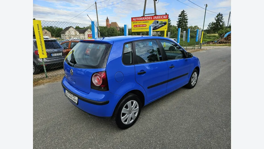 VOLKSWAGEN Polo -