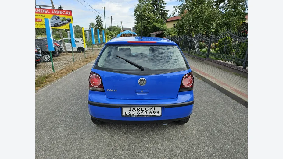 VOLKSWAGEN Polo -
