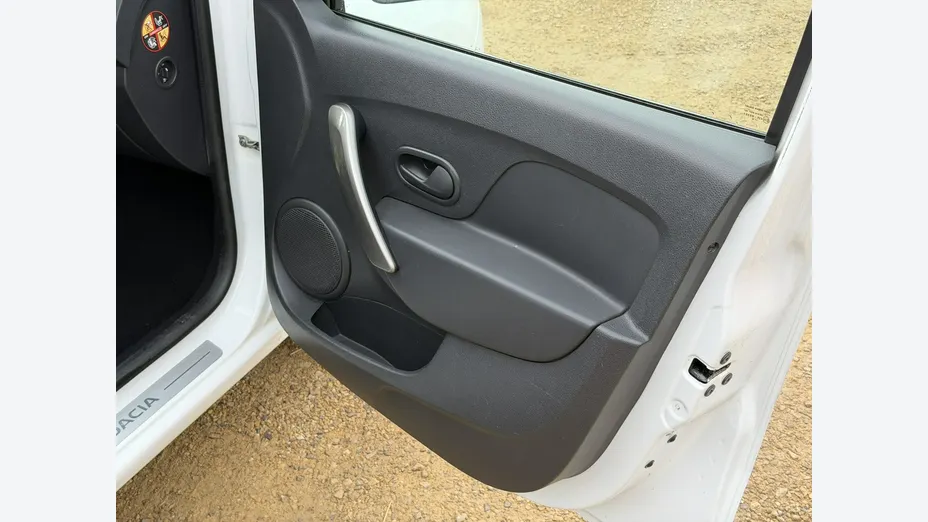 DACIA Logan -
