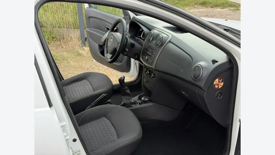 DACIA Logan -