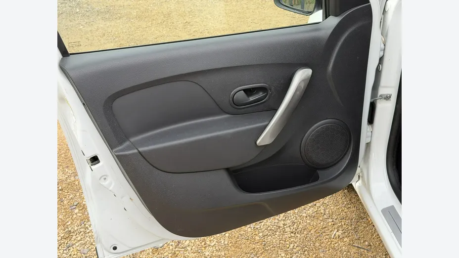 DACIA Logan -