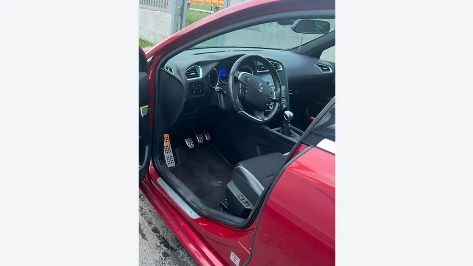 CITROEN DS4 -
