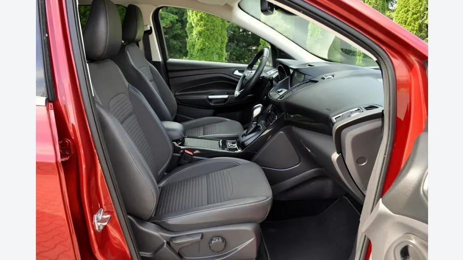 FORD Kuga -