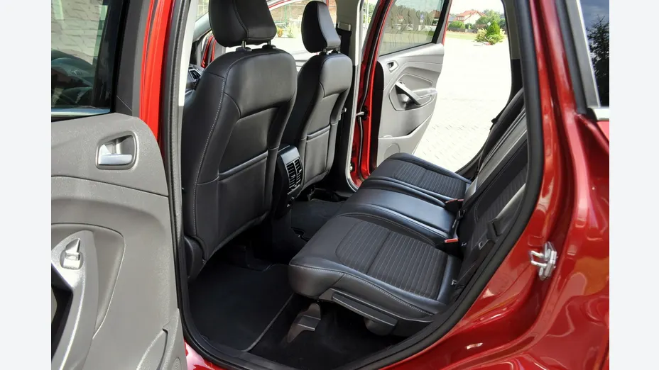 FORD Kuga -