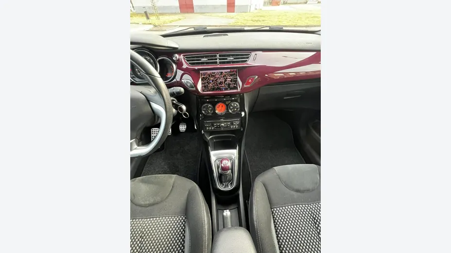CITROEN DS3 -