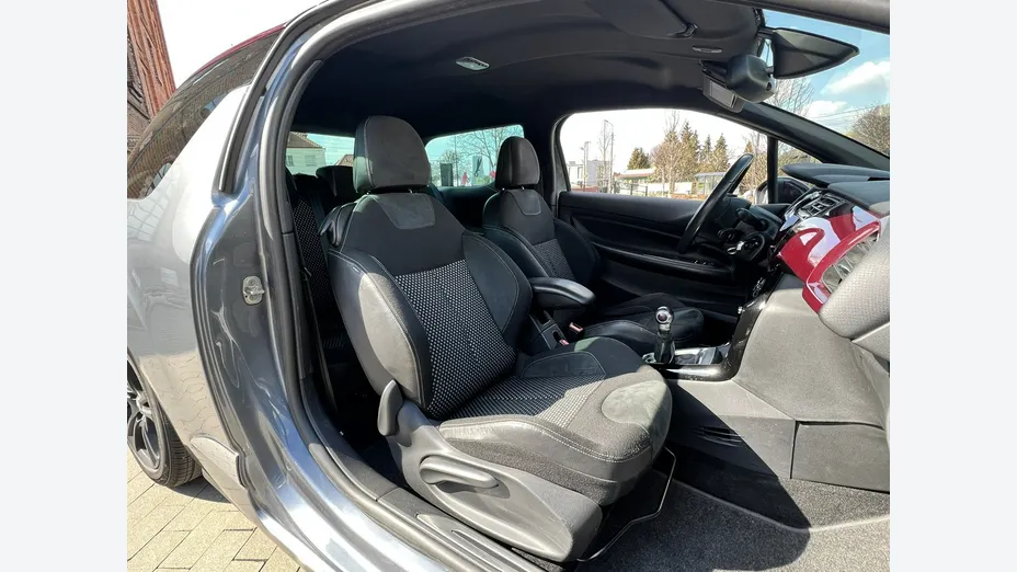 CITROEN DS3 -