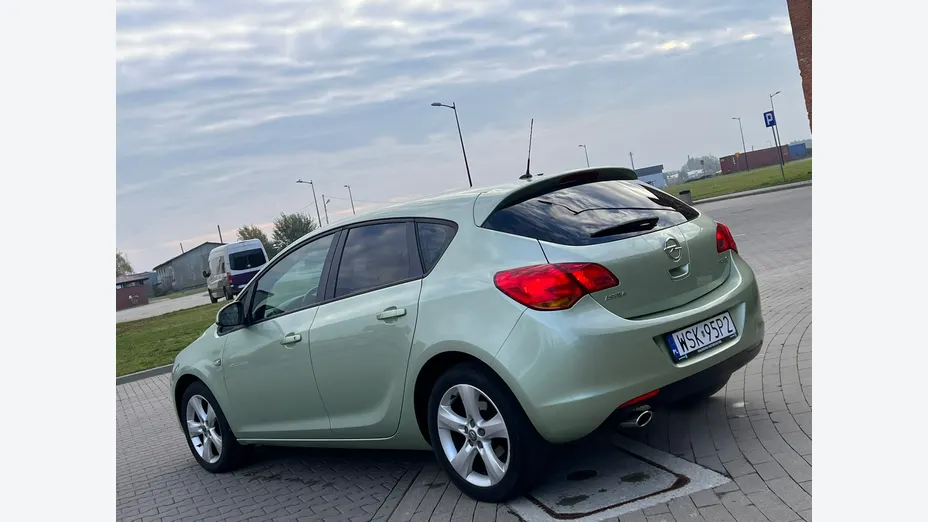 OPEL Astra -