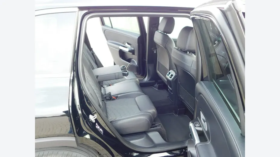 MERCEDES-BENZ GLB -