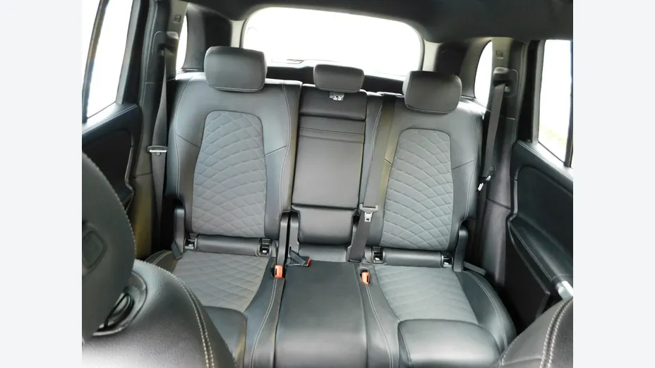 MERCEDES-BENZ GLB -
