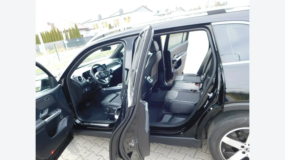 MERCEDES-BENZ GLB -