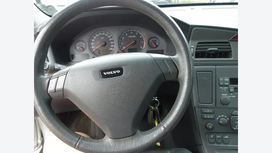 VOLVO S60 -