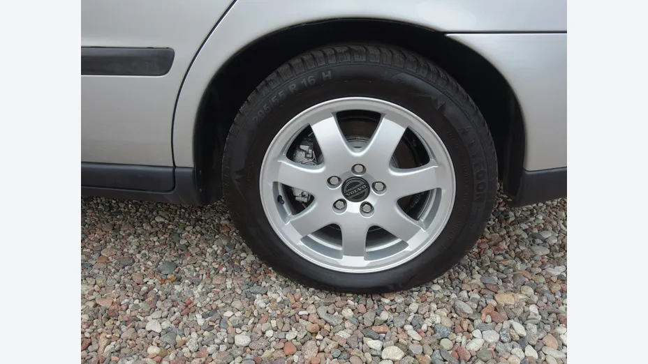 VOLVO S60 -