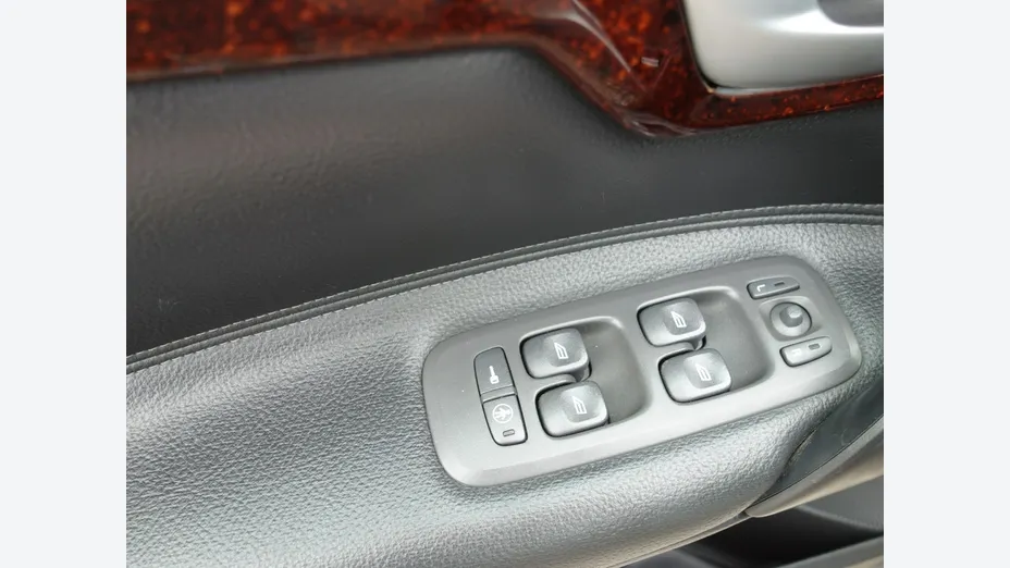 VOLVO S60 -