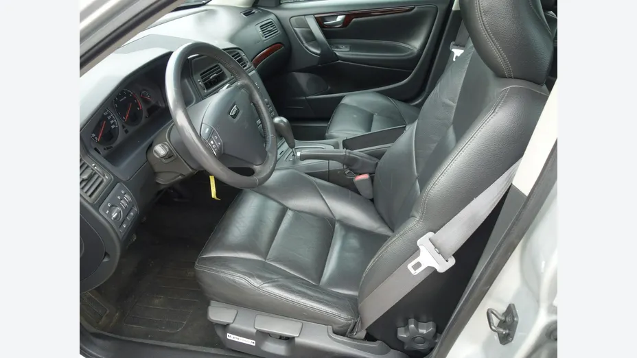 VOLVO S60 -