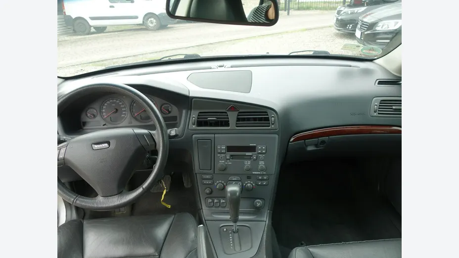 VOLVO S60 -