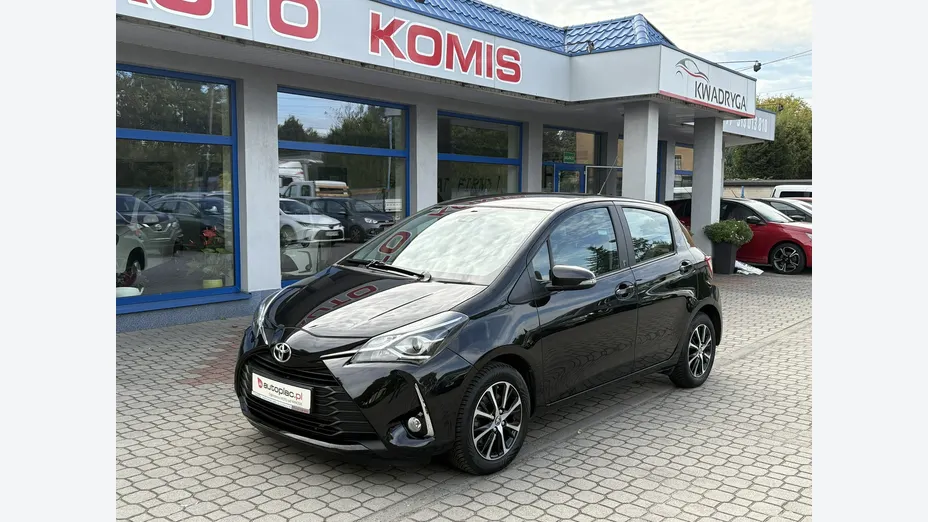 TOYOTA Yaris -