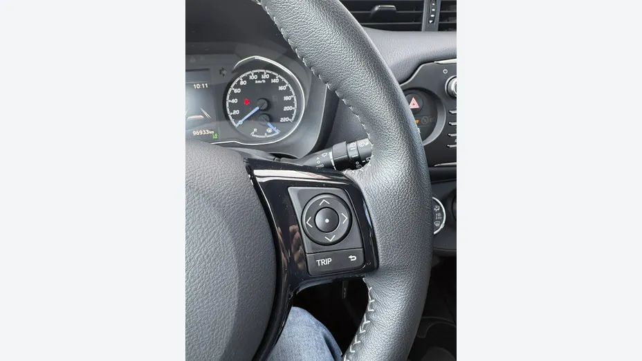 TOYOTA Yaris -